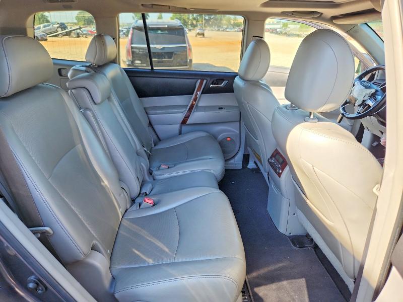 Photo 11 from auction – 2012 TOYOTA HIGHLANDER with VIN 5TDYK3EH3CS077380