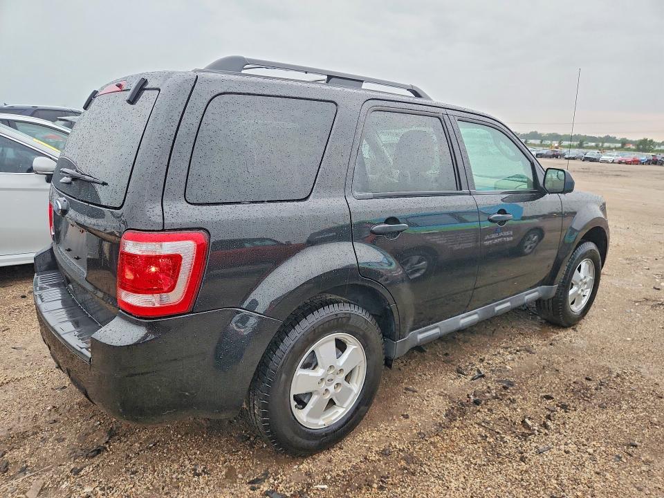 Photo 3 from auction – 2011 FORD ESCAPE with VIN 1FMCU0D70BKC31766