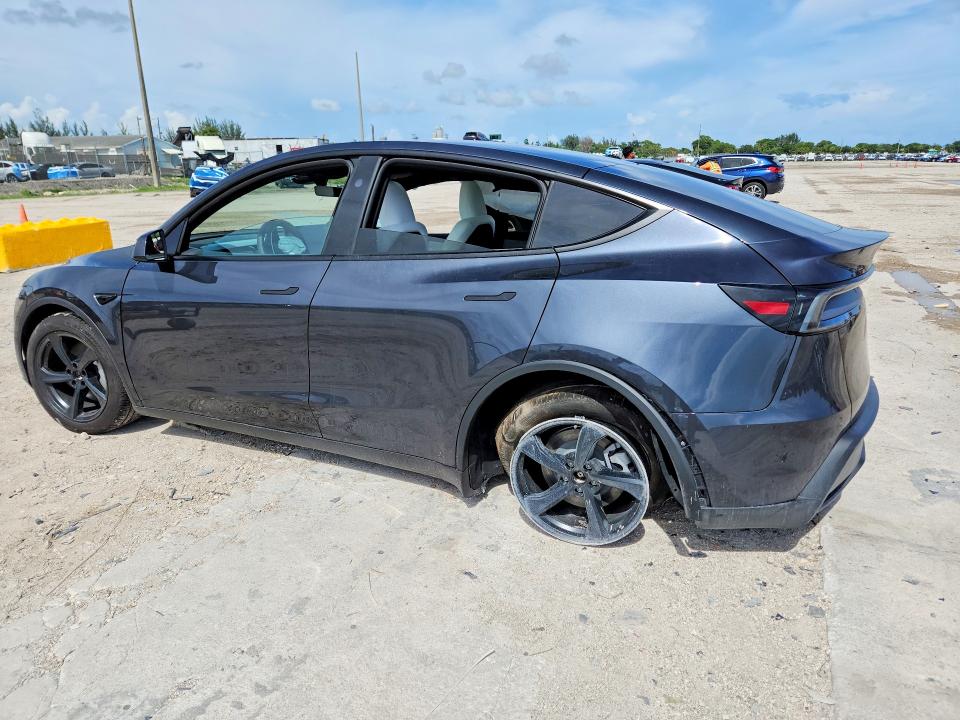 Photo 2 from auction – 2026 TESLA MODEL Y with VIN 7SAYGDEEXTA693837