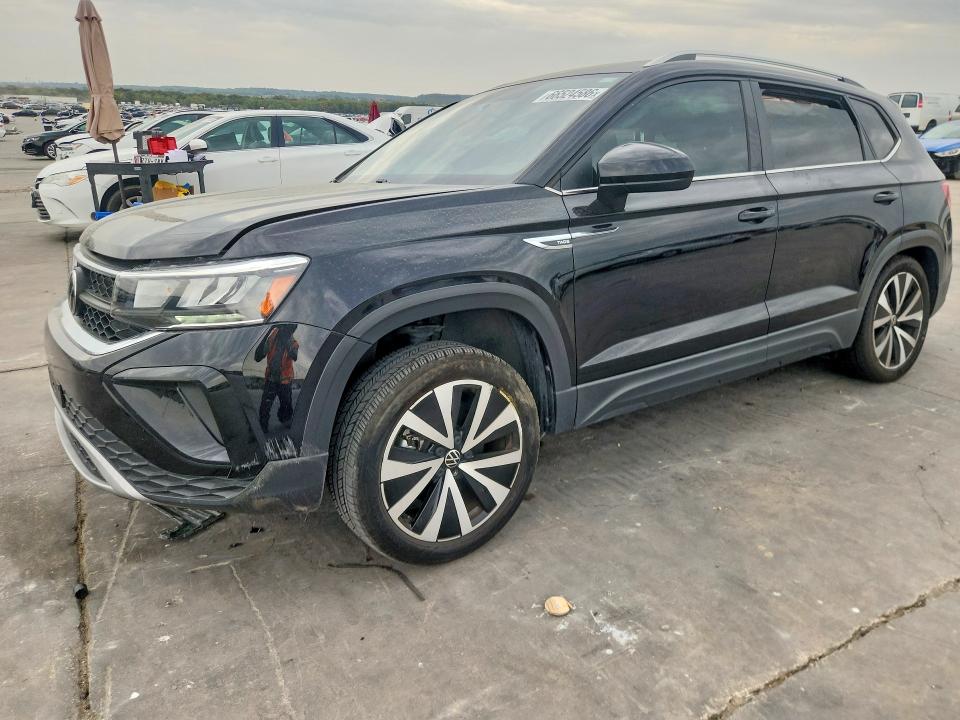 Снимка 1 от търг – 2022 VOLKSWAGEN TAOS с VIN 3VVTX7B27NM026021