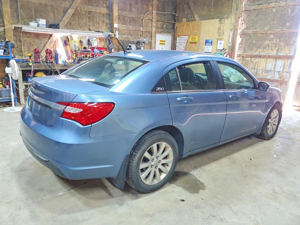 Photo 3 from auction – 2011 CHRYSLER 200 with VIN 1C3BC1FB5BN602496