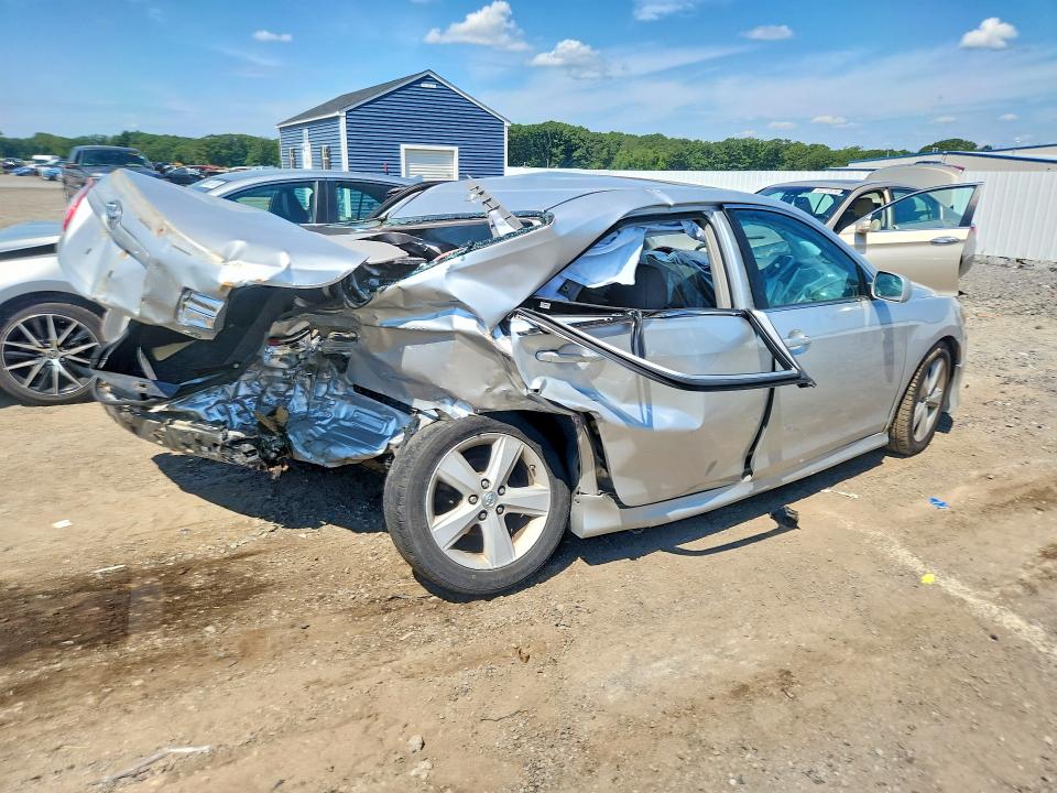 Photo 3 from auction – 2010 TOYOTA CAMRY with VIN 4T1BF3EK5AU004425