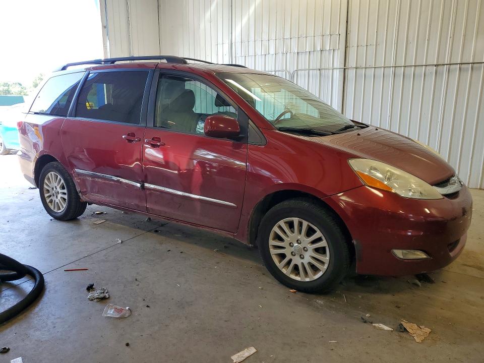 Photo 4 from auction – 2010 TOYOTA SIENNA with VIN 5TDDK4CC9AS031089