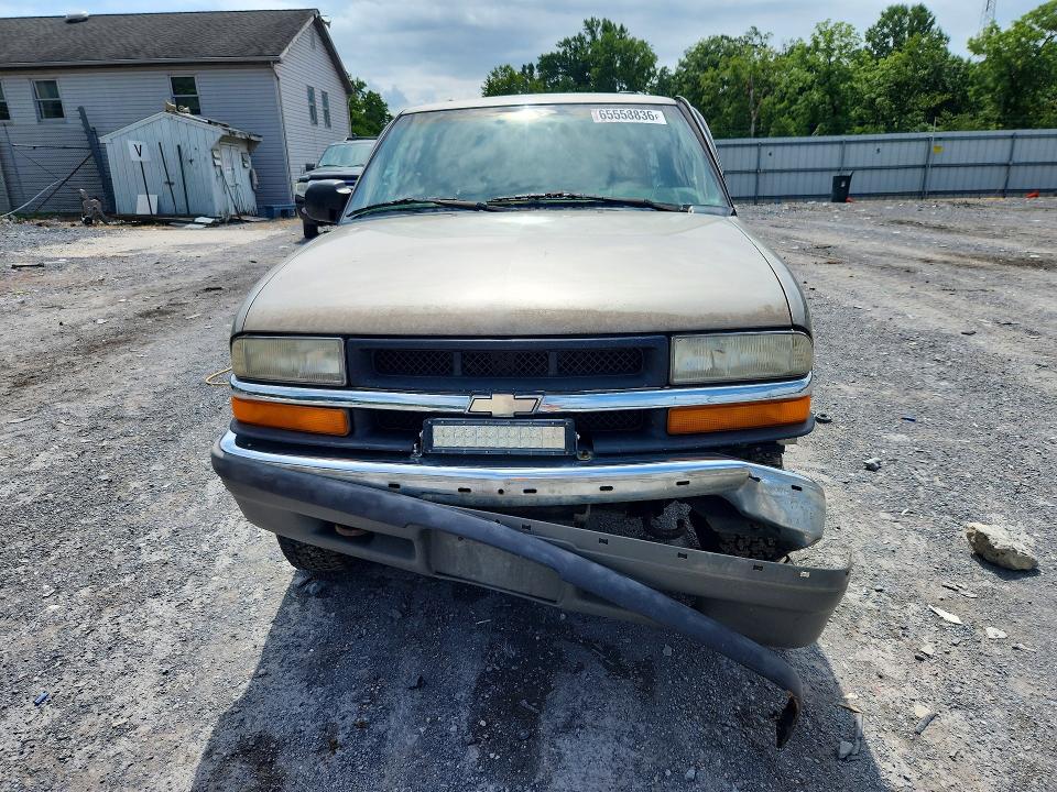 Photo 5 from auction – 2000 CHEVROLET BLAZER with VIN 1GNCT18W8YK117416