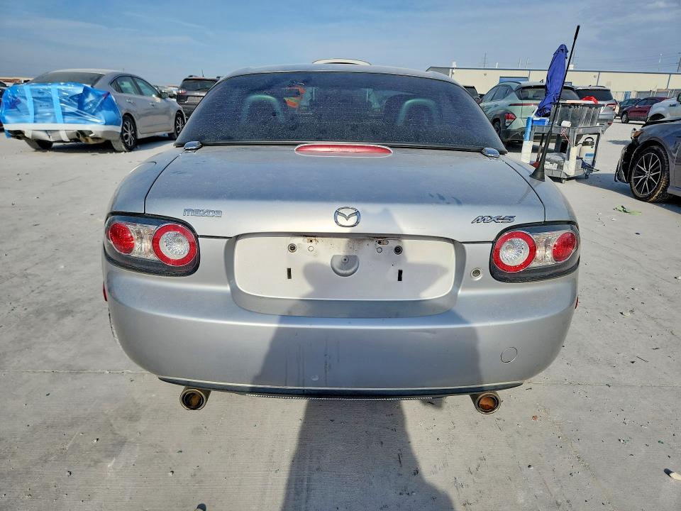 Photo 6 from auction – 2006 MAZDA MX-5 MIATA with VIN JM1NC25F360108059