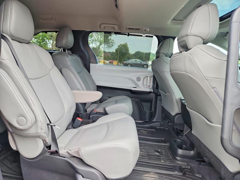Снимка 11 от търг – 2026 TOYOTA SIENNA с VIN 5TDYSKFC8TS242210