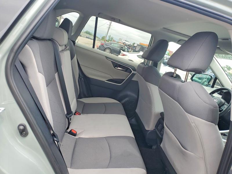 Photo 11 from auction – 2019 TOYOTA RAV4 with VIN 2T3W1RFV7KW020484