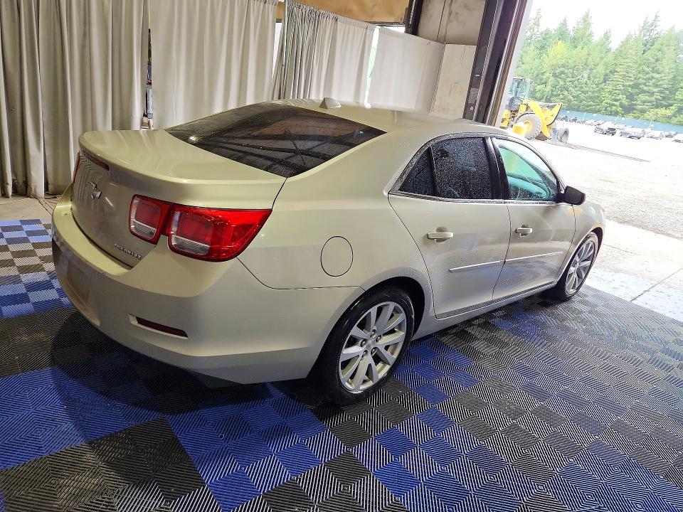 Photo 3 from auction – 2014 CHEVROLET MALIBU with VIN 1G11E5SL2EF240626