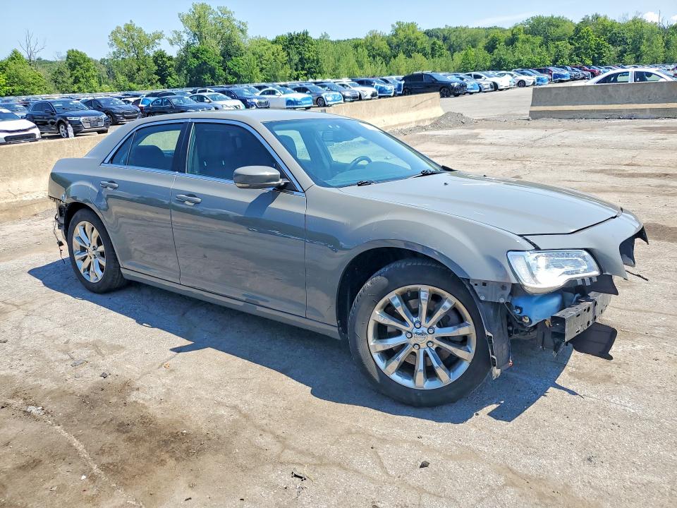 Photo 4 from auction – 2019 CHRYSLER 300 with VIN 2C3CCARG2KH682635