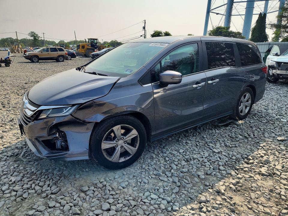Photo 1 from auction – 2018 HONDA ODYSSEY with VIN 5FNRL6H79JB021256