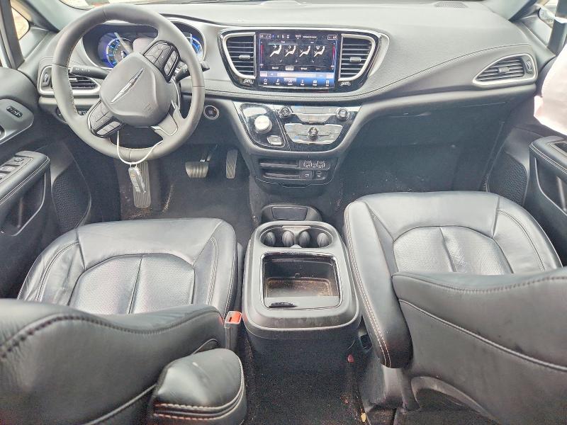 Photo 8 from auction – 2022 CHRYSLER PACIFICA with VIN 2C4RC1L73NR227659