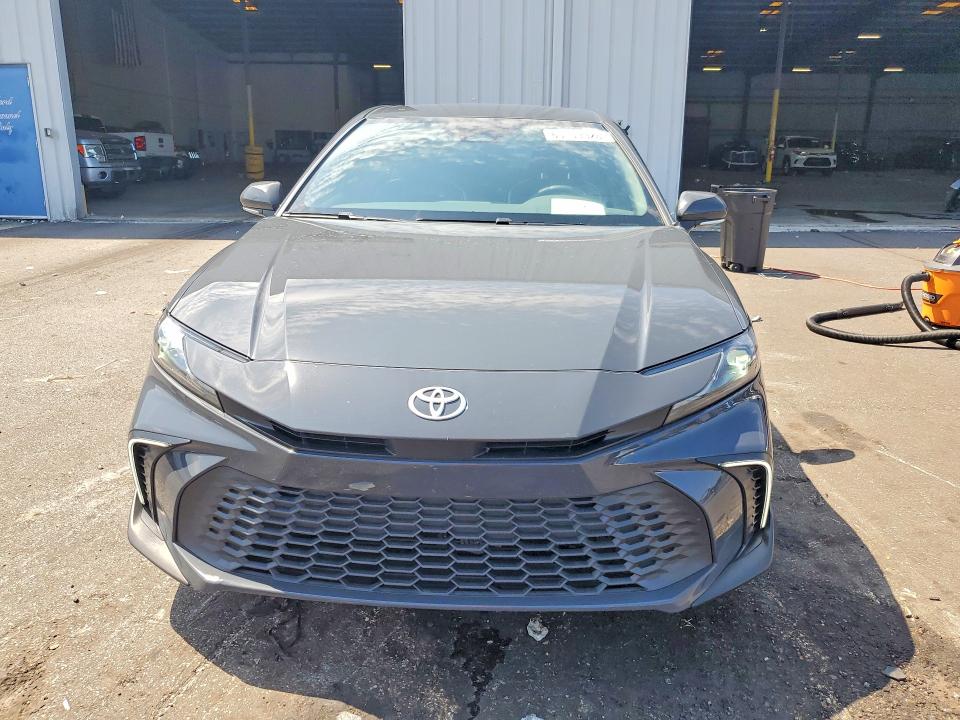 Снимка 5 от търг – 2025 TOYOTA CAMRY с VIN 4T1DAACK1SU550879