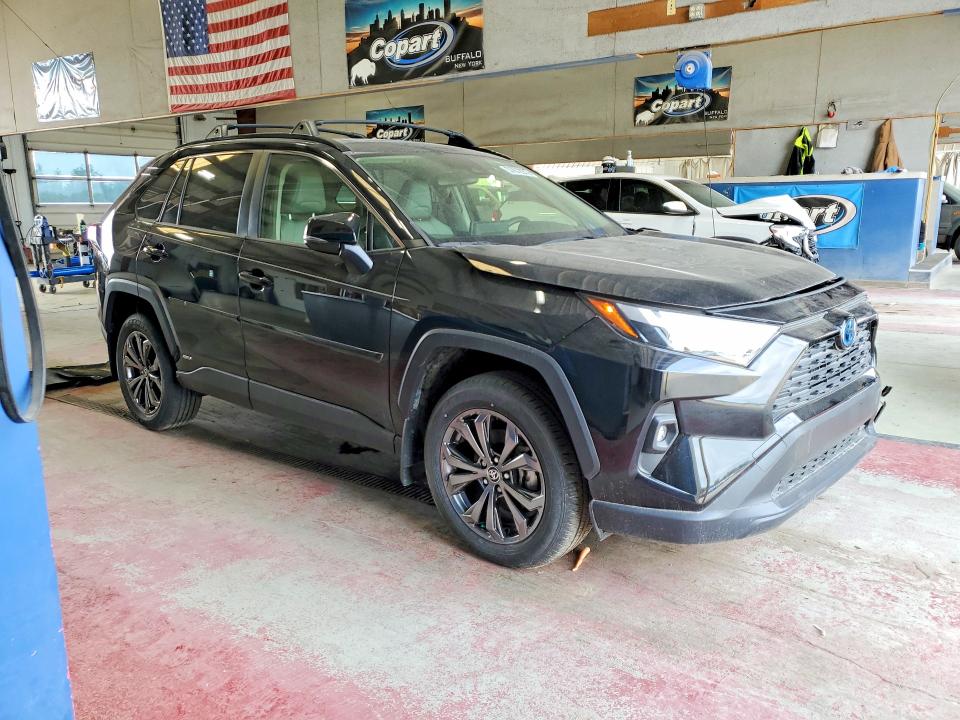 Photo 4 from auction – 2022 TOYOTA RAV4 with VIN JTMB6RFV6ND078099