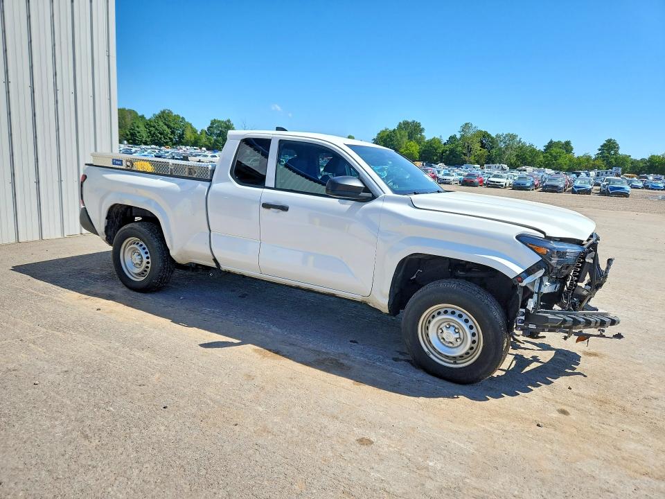 Photo 4 from auction – 2024 TOYOTA TACOMA with VIN 3TYJDAHN7RT008772