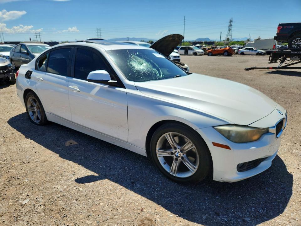 Photo 4 from auction – 2013 BMW 328 with VIN WBA3A5C55DF359147