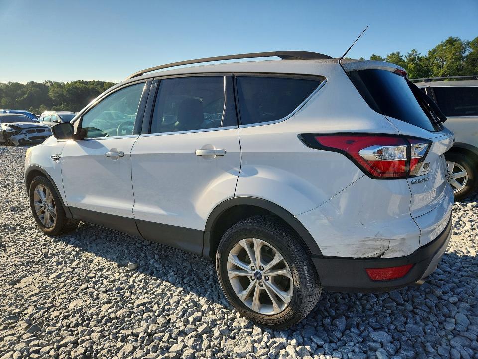 Photo 2 from auction – 2017 FORD ESCAPE with VIN 1FMCU0GDXHUC59105