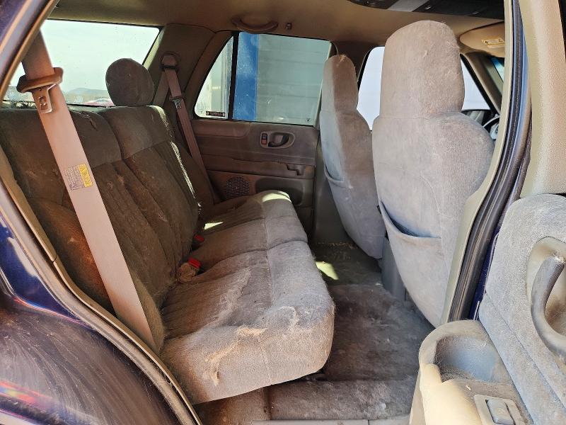 Photo 11 from auction – 2002 CHEVROLET BLAZER with VIN 1GNCS13W22K229811