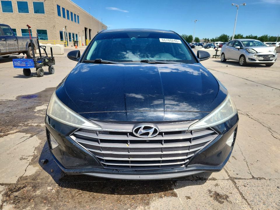 Photo 5 from auction – 2020 HYUNDAI ELANTRA with VIN KMHD74LF4LU902826