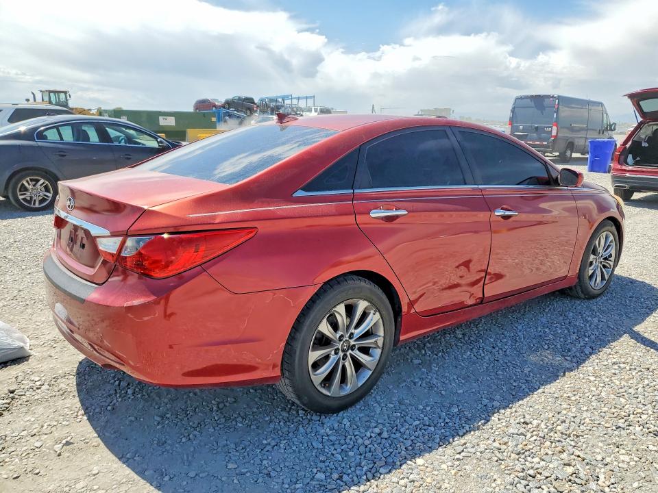 Photo 3 from auction – 2013 HYUNDAI SONATA with VIN 5NPEC4AC0DH528143