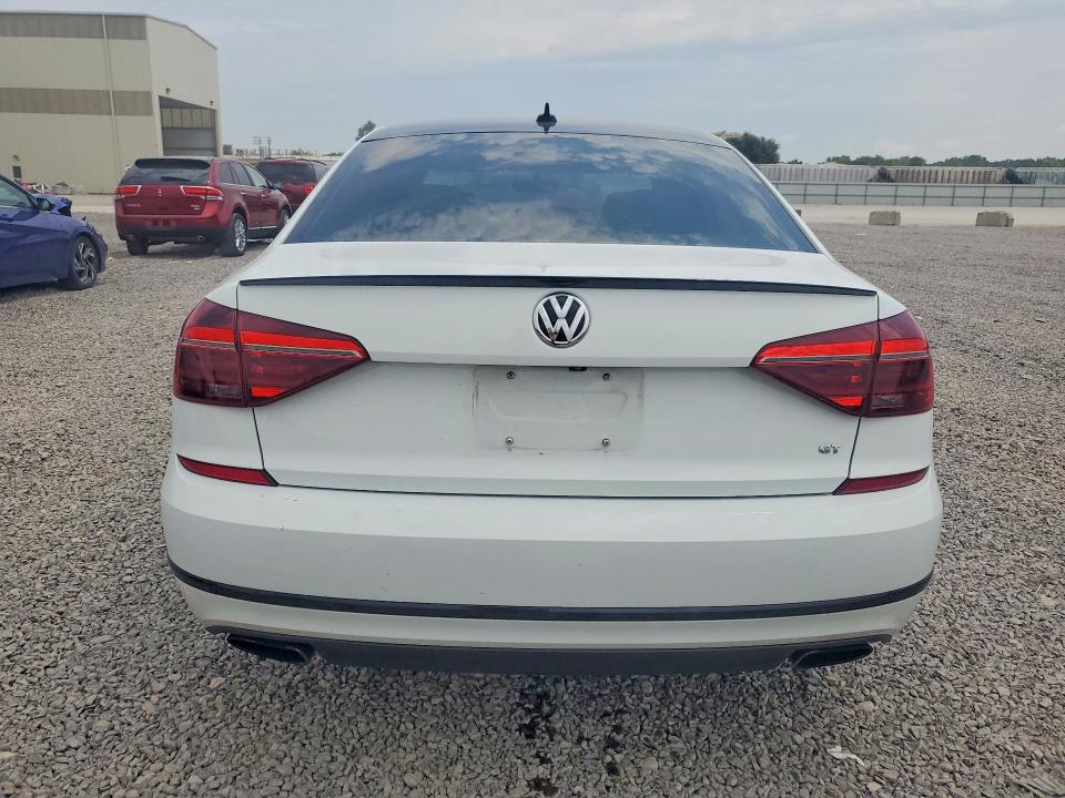Photo 6 from auction – 2018 VOLKSWAGEN PASSAT with VIN 1VWJM7A34JC035115