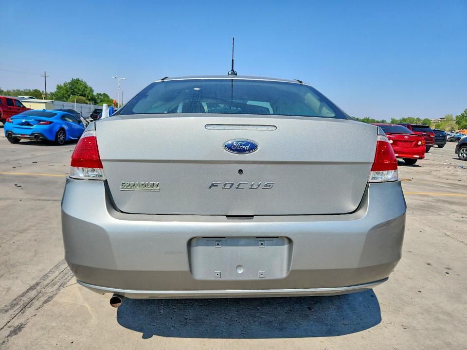 Photo 6 from auction – 2008 FORD FOCUS with VIN 1FAHP32N28W231604
