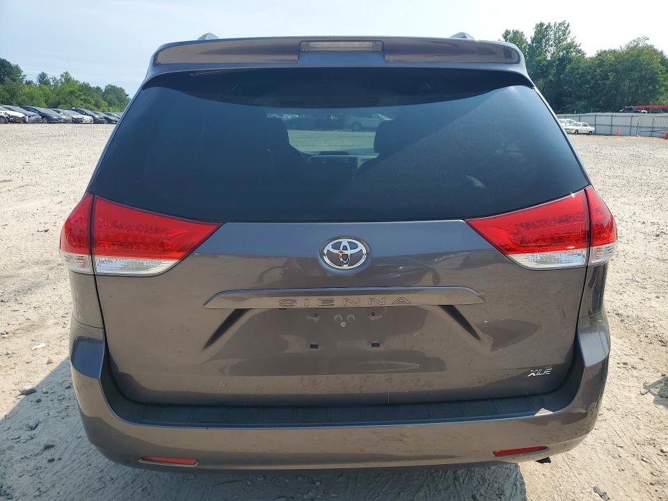Photo 6 from auction – 2014 TOYOTA SIENNA with VIN 5TDYK3DC7ES494963