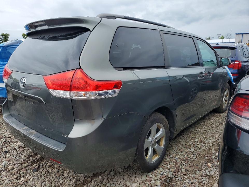 Photo 3 from auction – 2012 TOYOTA SIENNA with VIN 5TDKK3DC2CS223439