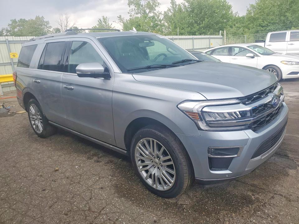 Photo 4 from auction – 2024 FORD EXPEDITION with VIN 1FMJU2A87REA33503