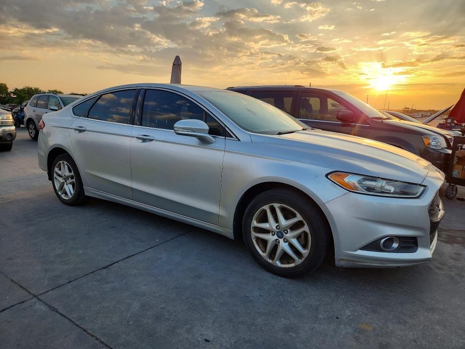 Photo 4 from auction – 2013 FORD FUSION with VIN 3FA6P0HR8DR236383