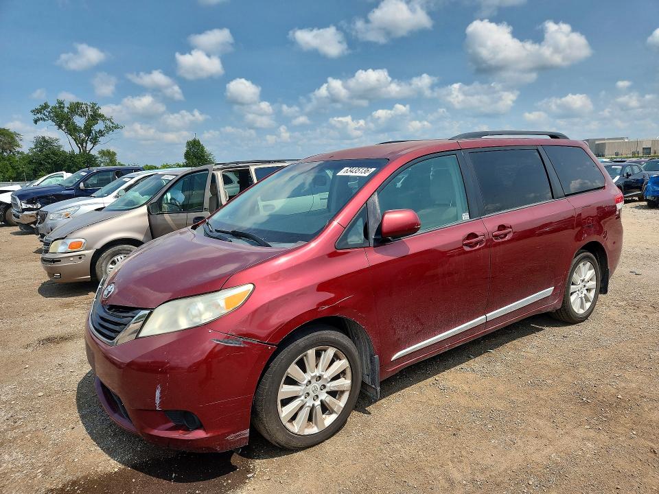 TOYOTA SIENNA 2011 with VIN 5TDJK3DC0BS023346 - Photo from auction