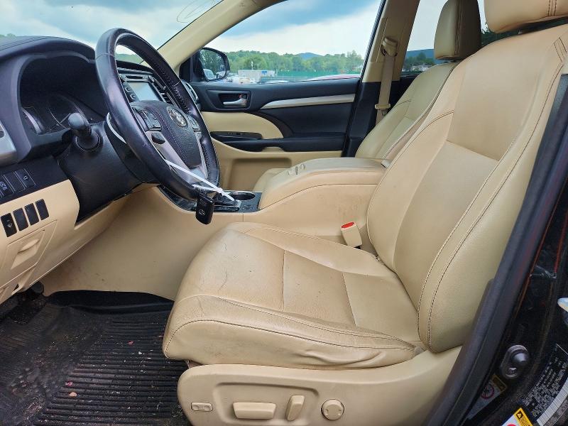 Photo 7 from auction – 2018 TOYOTA HIGHLANDER with VIN 5TDJZRFH1JS532688