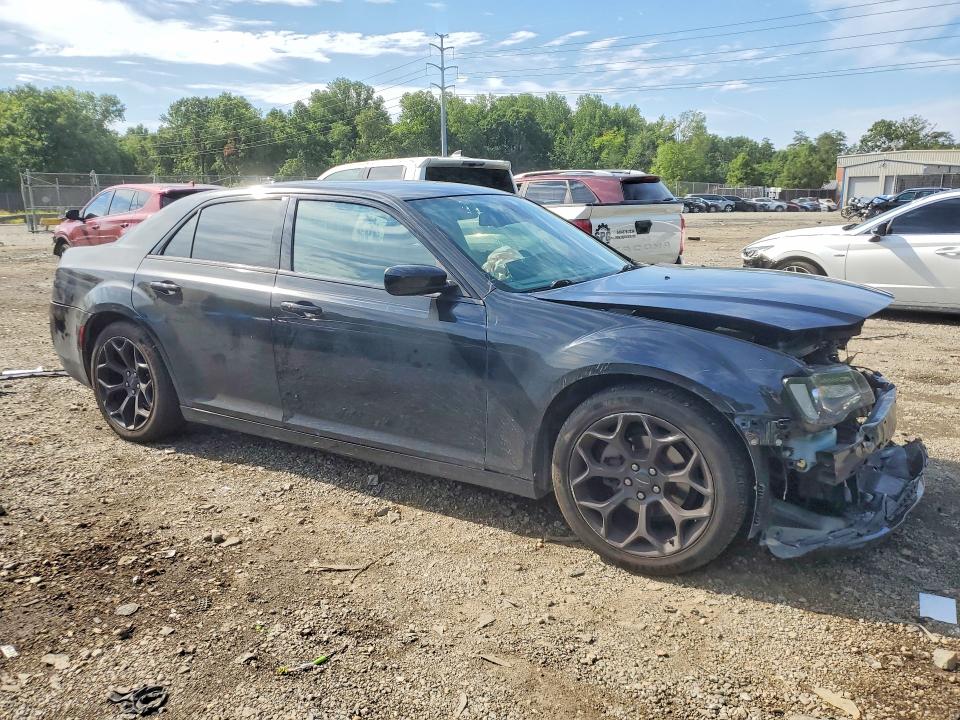 Снимка 4 от търг – 2019 CHRYSLER 300 с VIN 2C3CCABG5KH648053