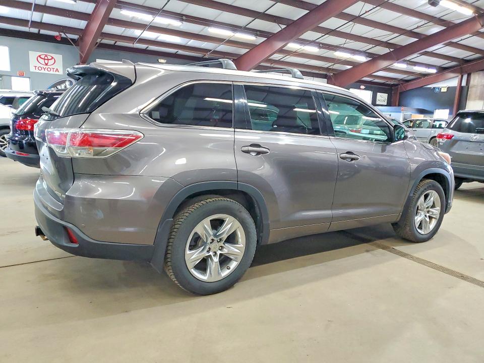 Photo 3 from auction – 2014 TOYOTA HIGHLANDER with VIN 5TDDKRFH4ES039269