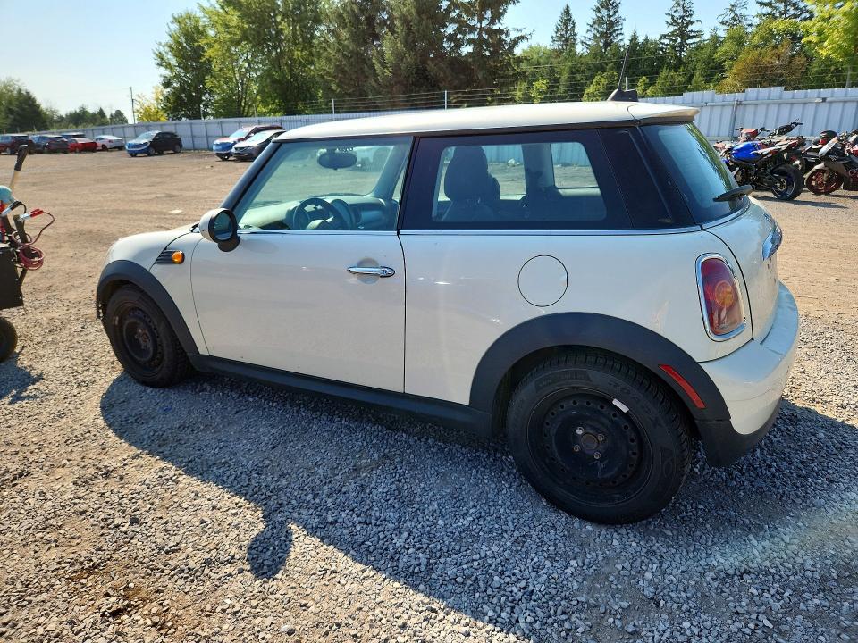 Photo 2 from auction – 2010 MINI COOPER with VIN WMWMF3C5XATZ23494