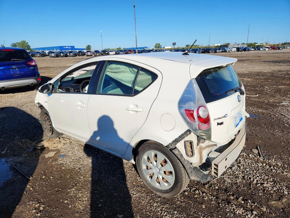 Photo 2 from auction – 2012 TOYOTA PRIUS C with VIN JTDKDTB37C1524797