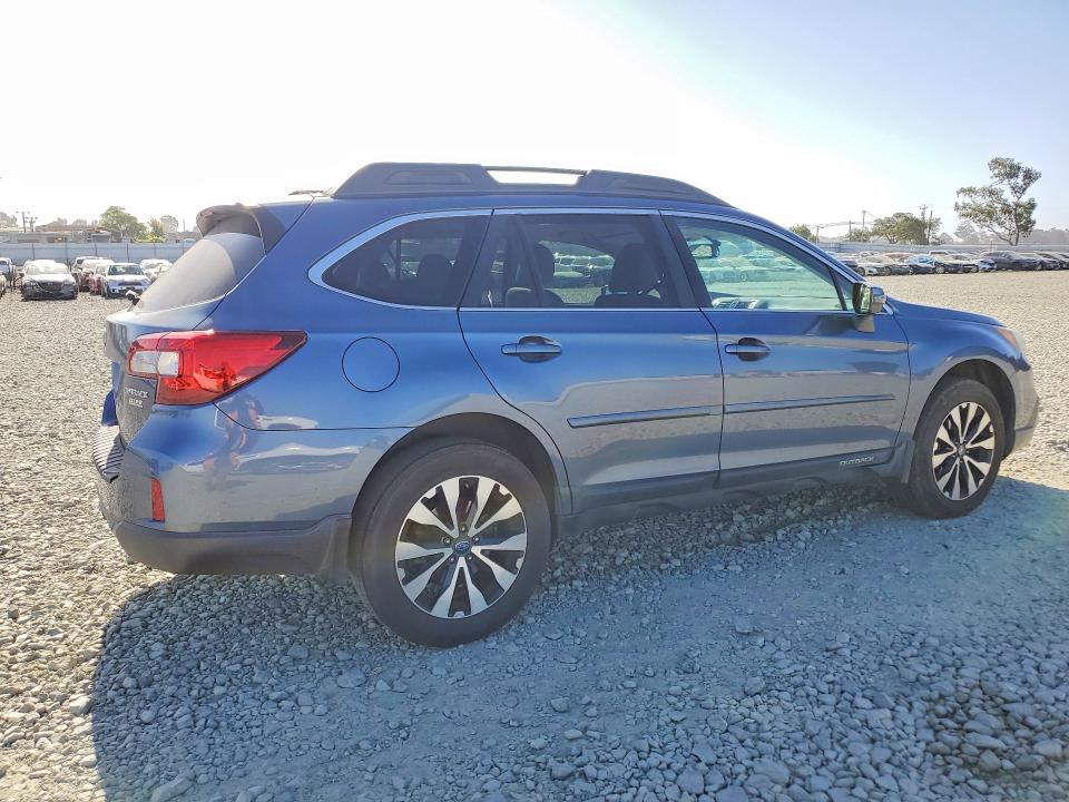 Photo 3 from auction – 2015 SUBARU OUTBACK with VIN 4S4BSALC0F3305645