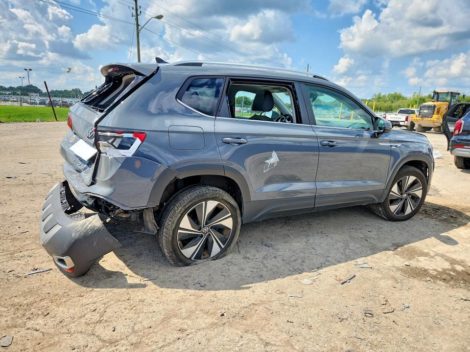 Снимка 3 от търг – 2024 VOLKSWAGEN TAOS с VIN 3VVVX7B20RM061336