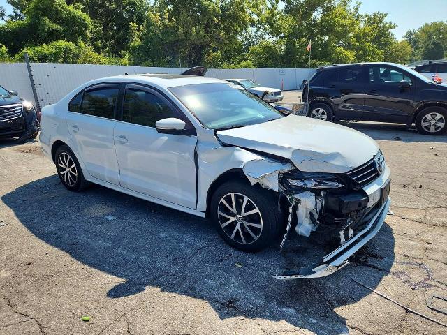 Photo 4 from auction – 2017 VOLKSWAGEN JETTA with VIN 3VWDB7AJ1HM318887