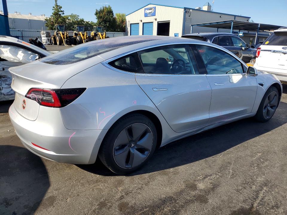 Photo 3 from auction – 2018 TESLA MDL 3 with VIN 5YJ3E1EA2JF058801