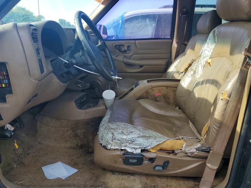 Photo 7 from auction – 2002 CHEVROLET BLAZER with VIN 1GNCS13W92K134887