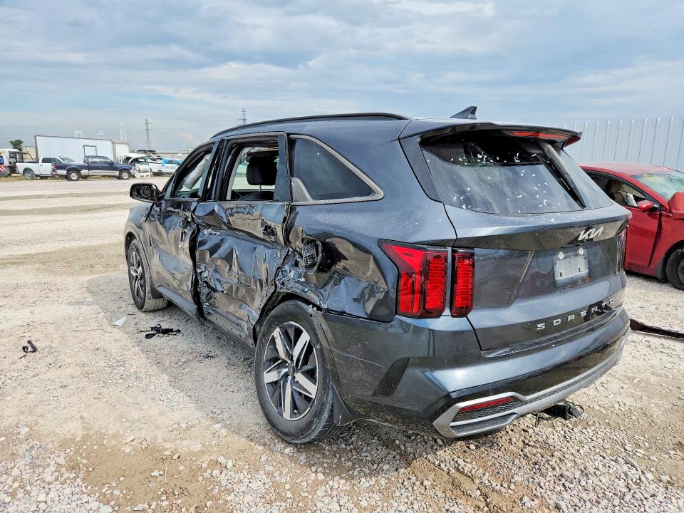Photo 2 from auction – 2022 KIA SORENTO with VIN 5XYRL4LC8NG158891