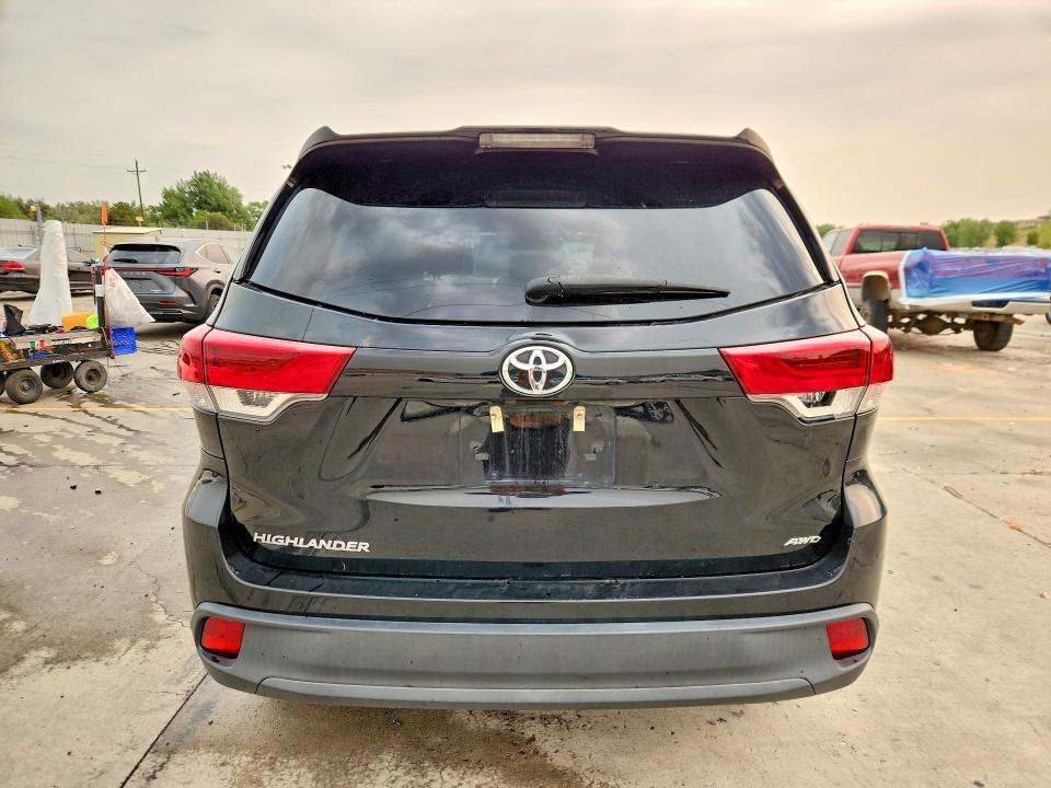 Photo 6 from auction – 2019 TOYOTA HIGHLANDER with VIN 5TDBZRFH7KS722047