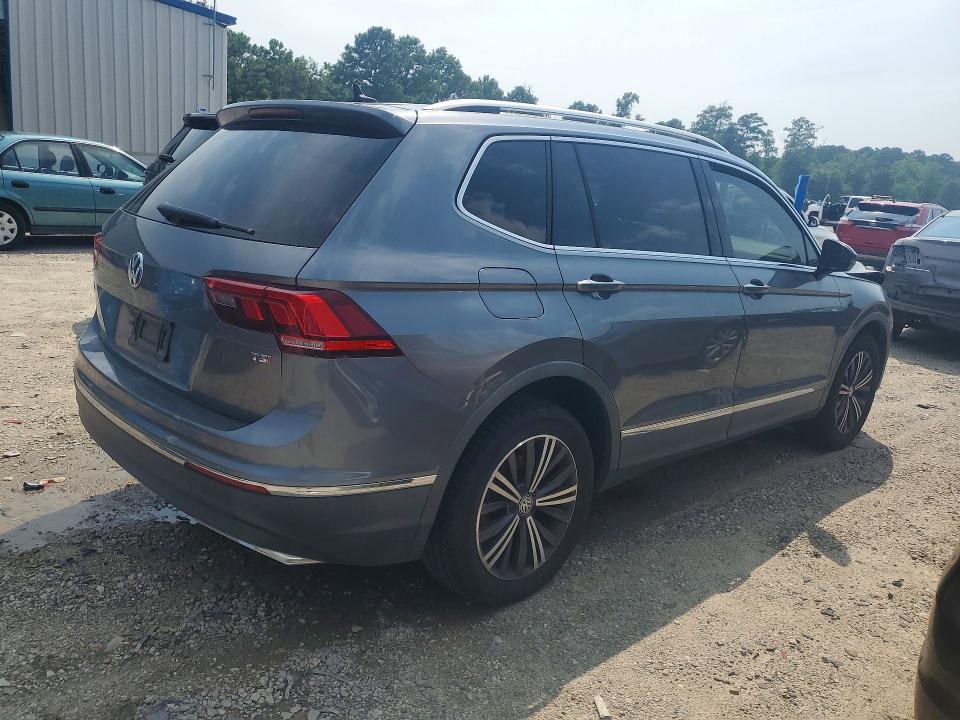 Photo 3 from auction – 2018 VOLKSWAGEN TIGUAN with VIN 3VV3B7AX2JM024750