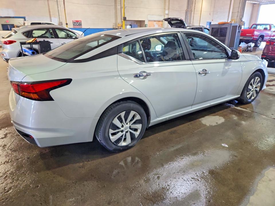 Photo 3 from auction – 2022 NISSAN ALTIMA with VIN 1N4BL4BV2NN337818