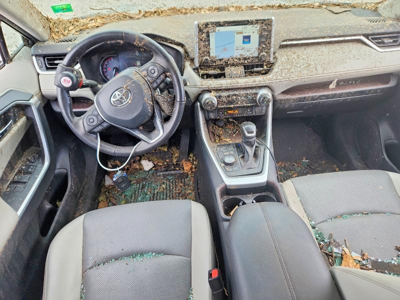 Photo 8 from auction – 2019 TOYOTA RAV4 with VIN 2T3N1RFV0KC024101