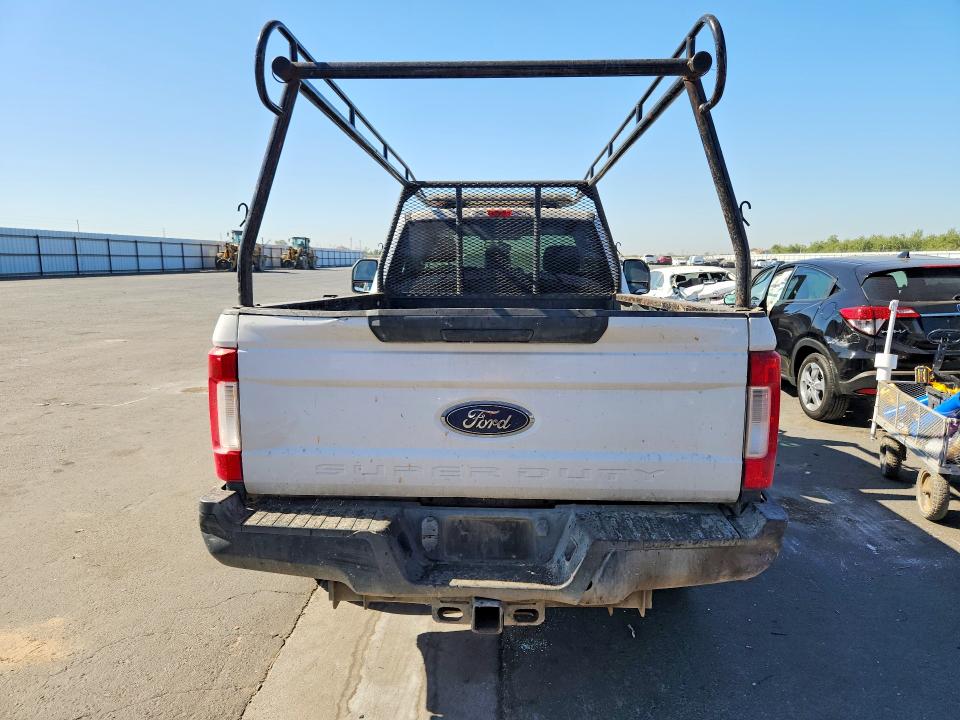 Photo 6 from auction – 2017 FORD F350 with VIN 1FTRF3ATXHEC09826