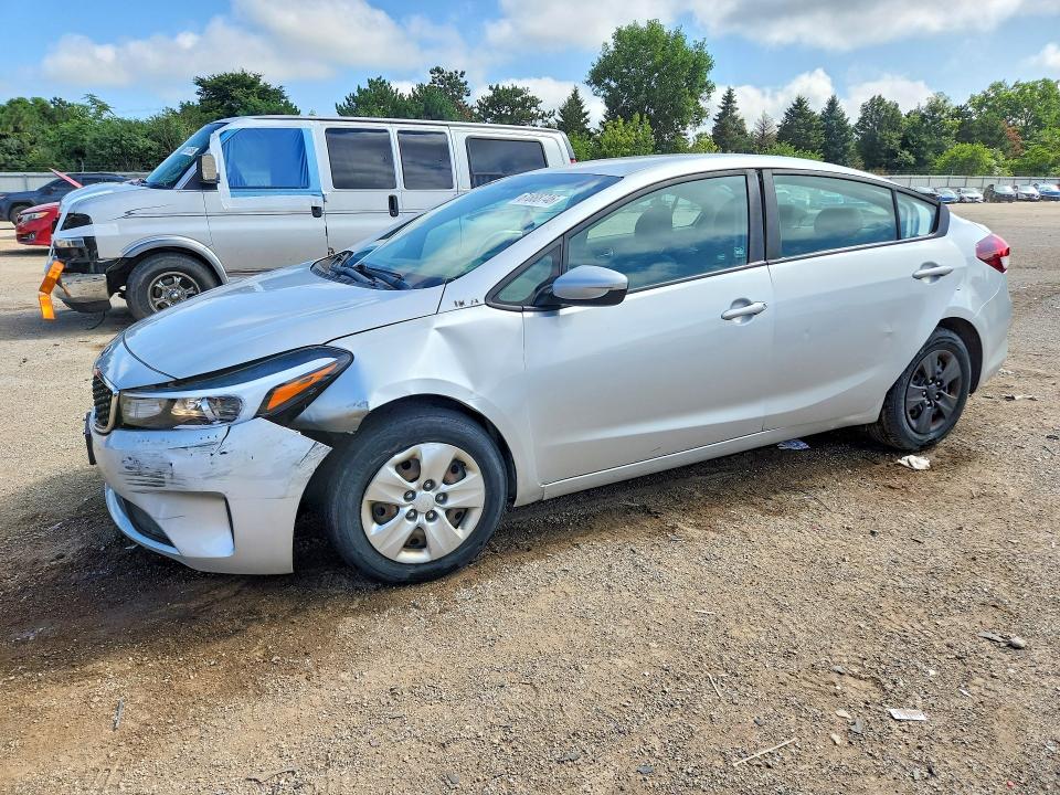 KIA FORTE 2017 with VIN 3KPFK4A70HE160079 - Photo from auction