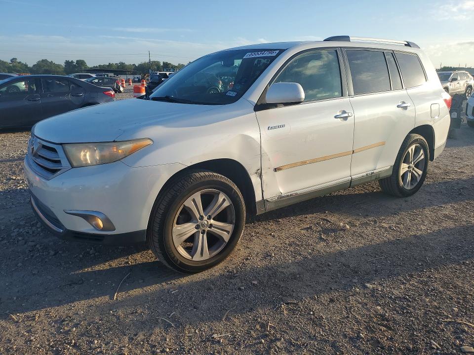 TOYOTA HIGHLANDER 2011 with VIN 5TDDK3EH4BS092967 - Photo from auction