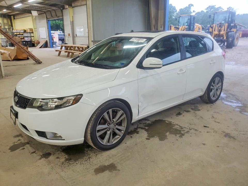 KIA FORTE5 2011 with VIN KNAFW5A33B5408817 - Photo from auction