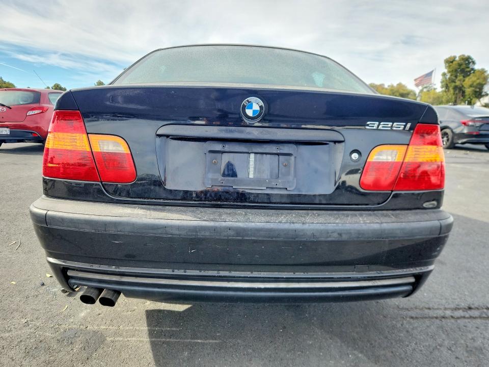 Photo 6 from auction – 2002 BMW 325 with VIN WBAEV33482KL76862